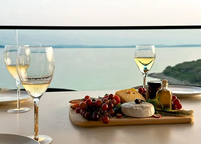 Amber With Jacuzzi & Sea View Apartment Zadar