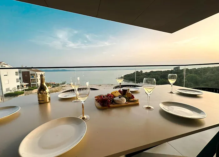Apartment Amber With Jacuzzi & Sea View *