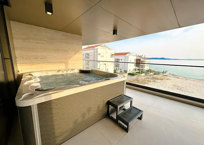 Amber With Jacuzzi & Sea View *
