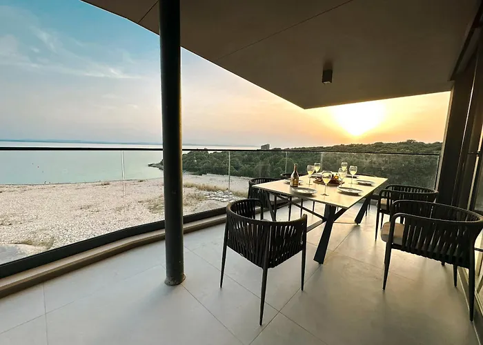 Apartment Amber With Jacuzzi & Sea View *