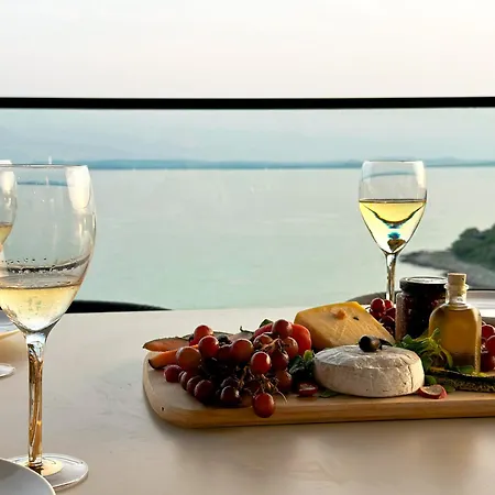 Amber With Jacuzzi & Sea View Apartment Zadar