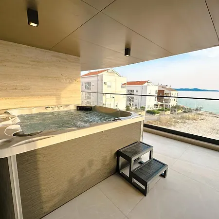 Amber With Jacuzzi & Sea View *