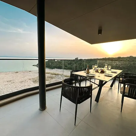 Apartmán Amber With Jacuzzi & Sea View *