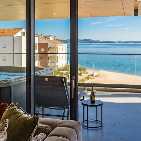 Amber With Jacuzzi & Sea View * Zadar